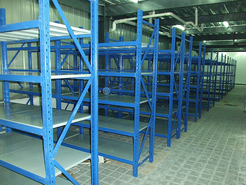 國(guó)內(nèi)外倉(cāng)儲(chǔ)貨架對(duì)比 國(guó)內(nèi)外倉(cāng)儲(chǔ)貨架對(duì)比